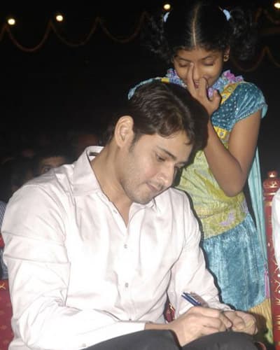 Khaleja: 'Good' for Mahesh and 'Excellent' for Fans