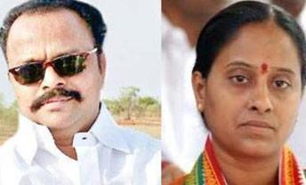 Konda couple stay with YSRCP