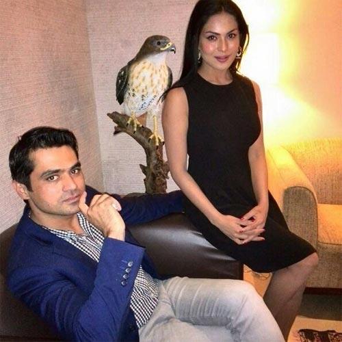 Veena Malik Pregnant Before Marriage?!