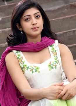 Pawan's Heroine's 'No' to Nagarjuna?