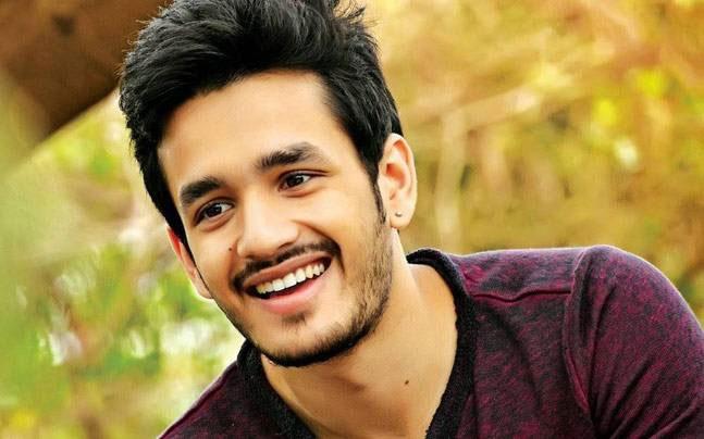 Pellichoopulu Director's No to Akhil?