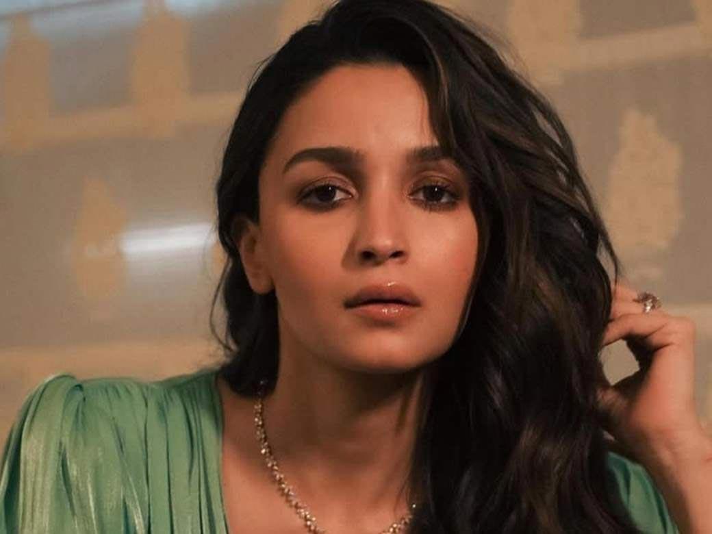 Alia Bhatt on singing to her daughter