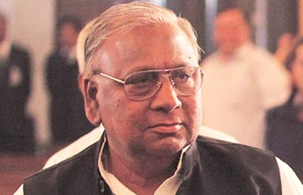 Allocate 10K crore for sports in budget: VHR