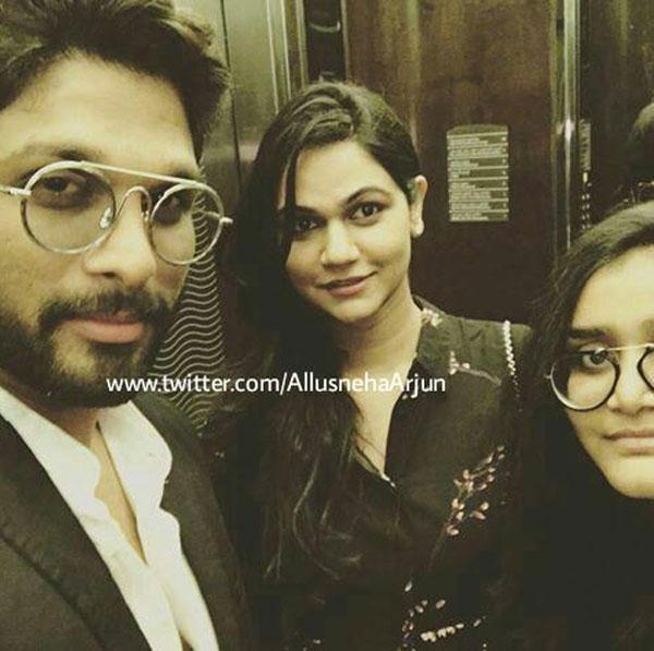 Allu Arjun &amp; Sneha at Renowned Mosque