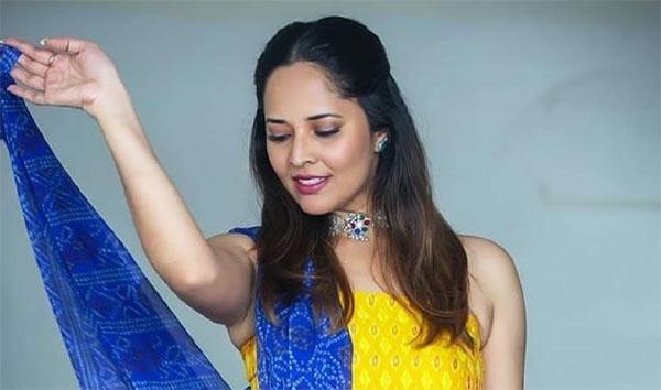 Anchor Anasuya Abused, Twitter Shocks