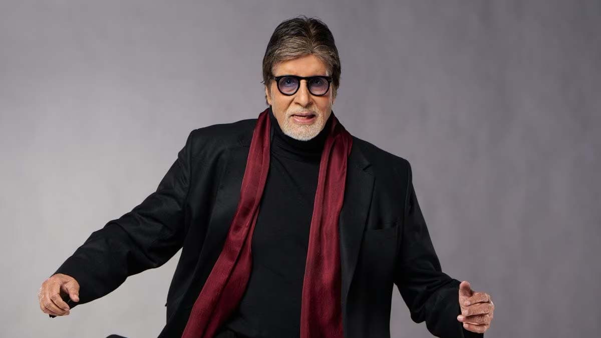 Why is Amitabh posting blank tweets