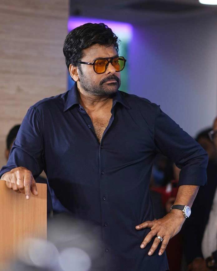 Chiranjeevi  yet to recover from knee surgery