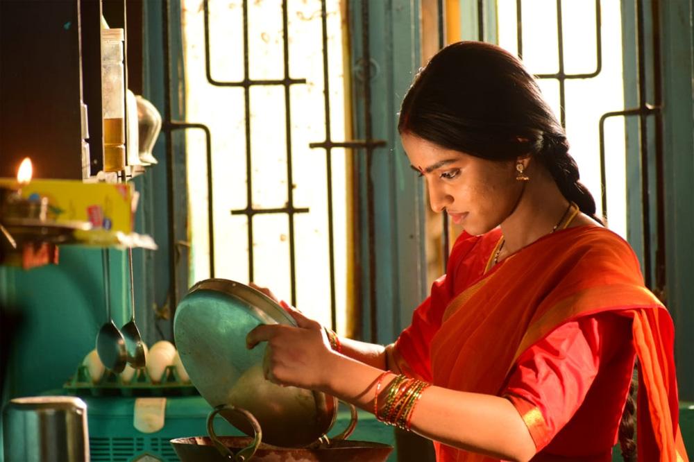 Chiru Bidiyam from Charitha Kamakshi captivates