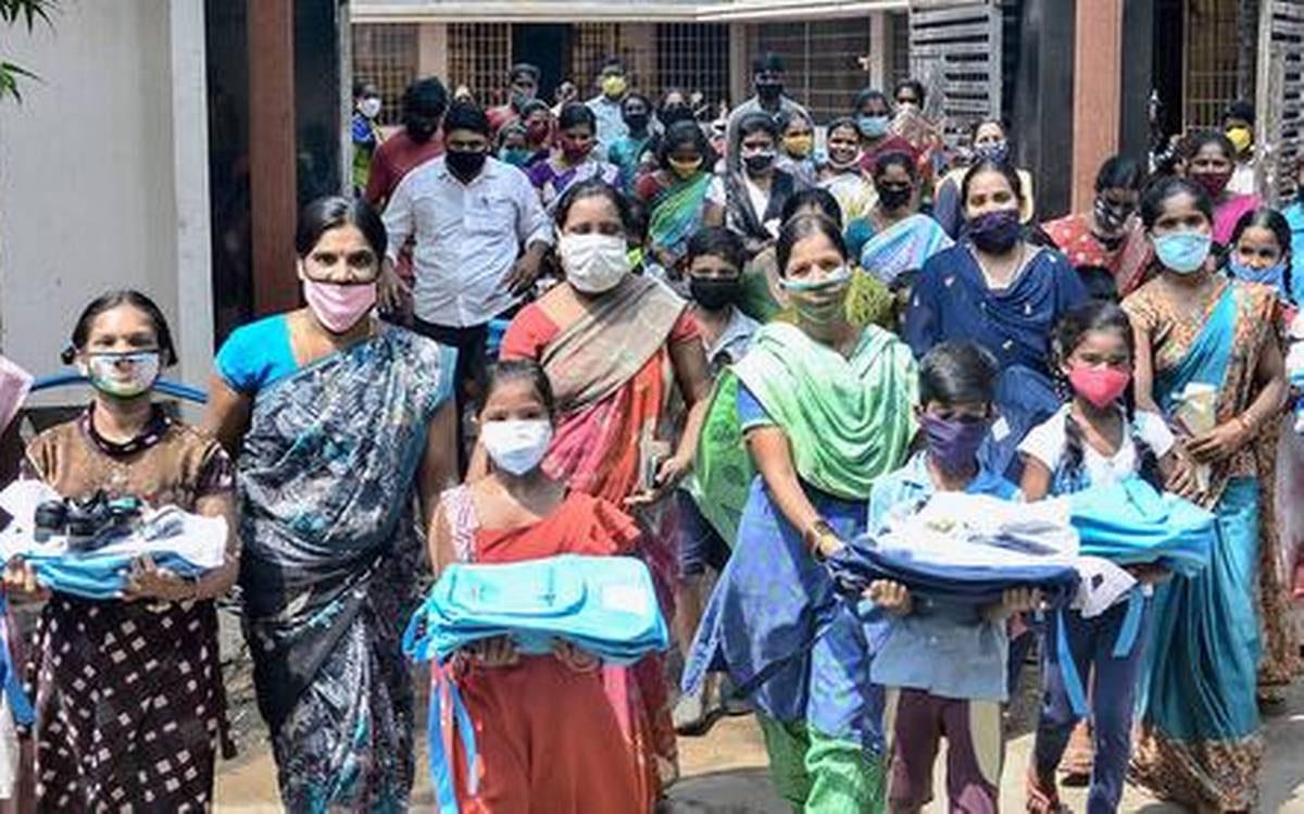 English Medium: Parents Laugh at TDP, Yellow Media &amp; Them