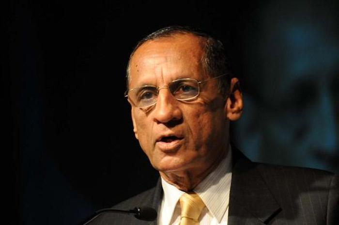 Technology should not replace human brain: Governor