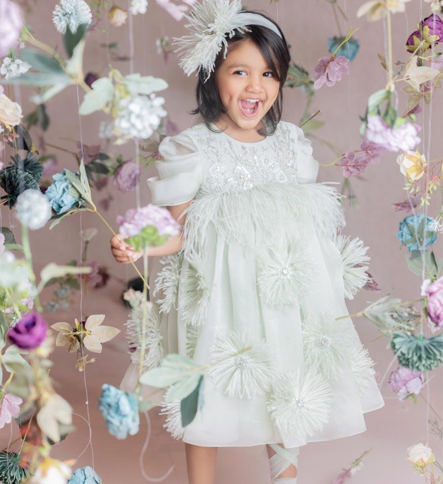 Little Angel of Manchu Family : Ayra Manchu