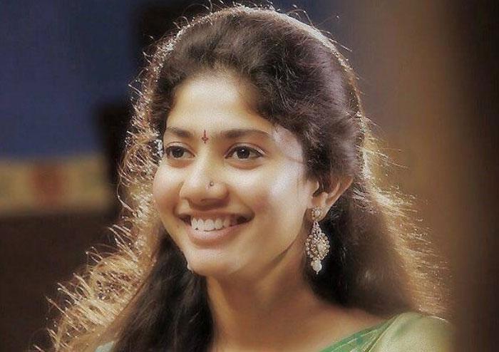 Sai Pallavi Showing Stars