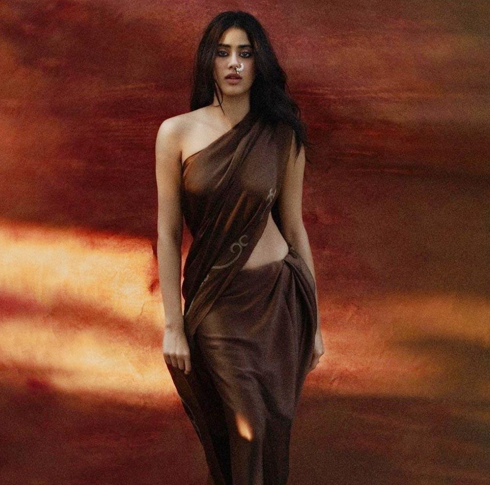 Janhvi rings a saree sensation