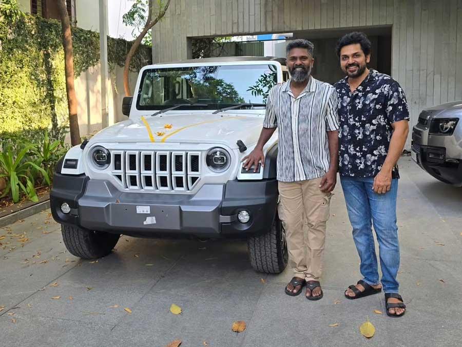 Suriya and Karthi Special Gift to Satyam Sundaram Director