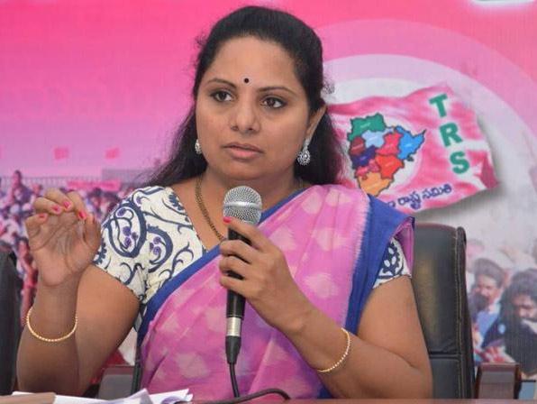 Kavita hits out at Uttam Kumar Reddy
