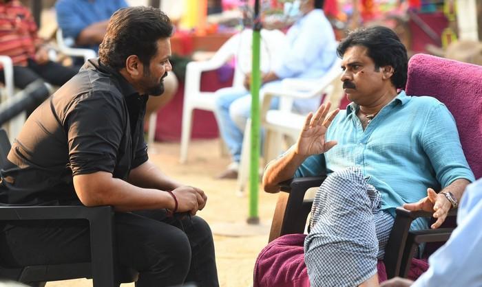 Manchu Manoj surprises Pawan In Bheemla Nayak sets