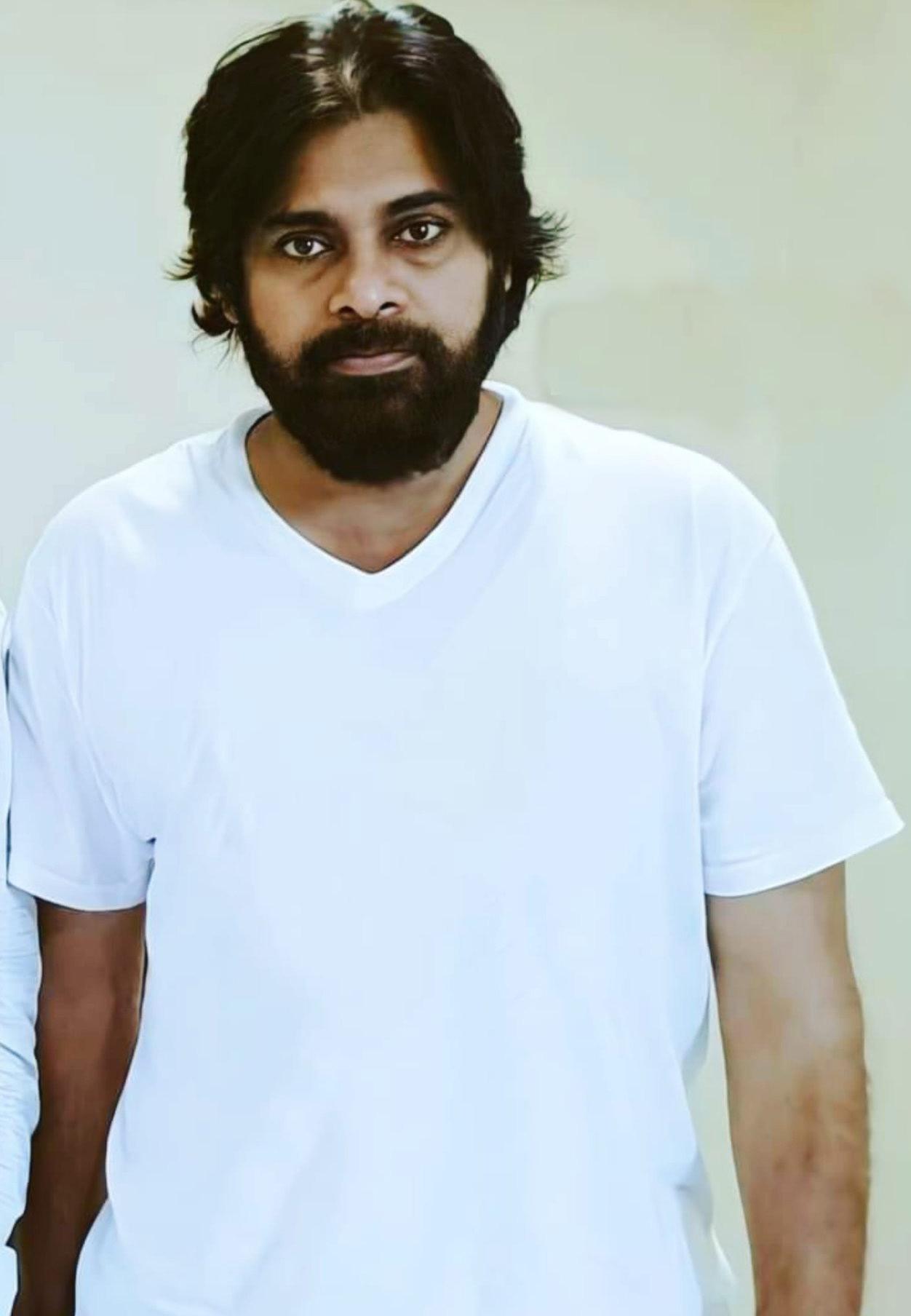 Pic Talk: Pawan Kalyan's New Look!