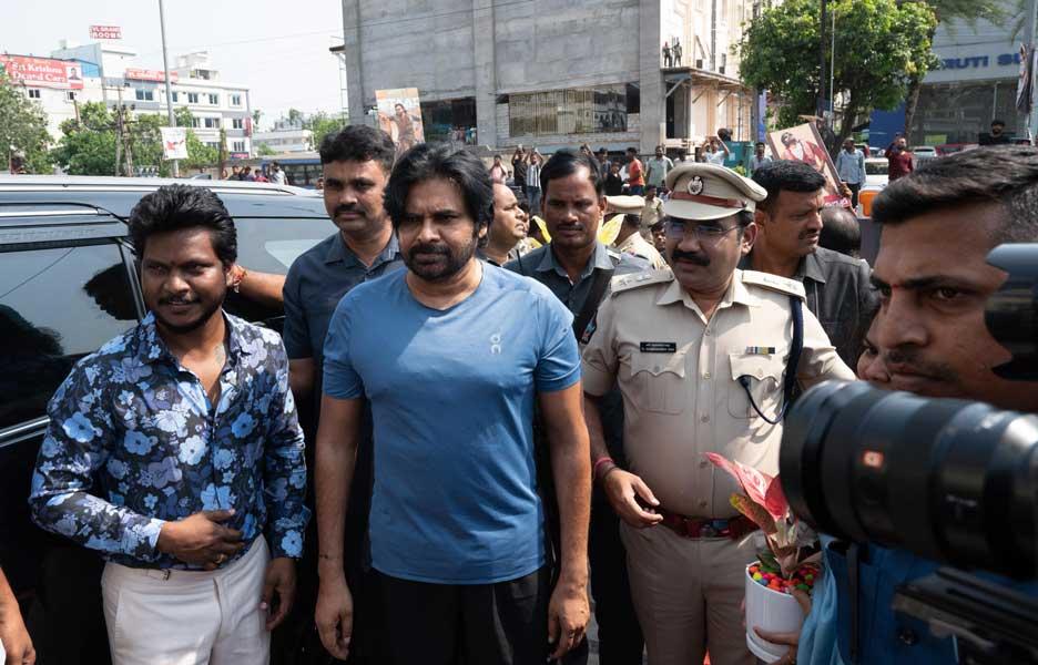 Pawan Kalyan Opens Celebrity Stylish Salon In Vijayawada
