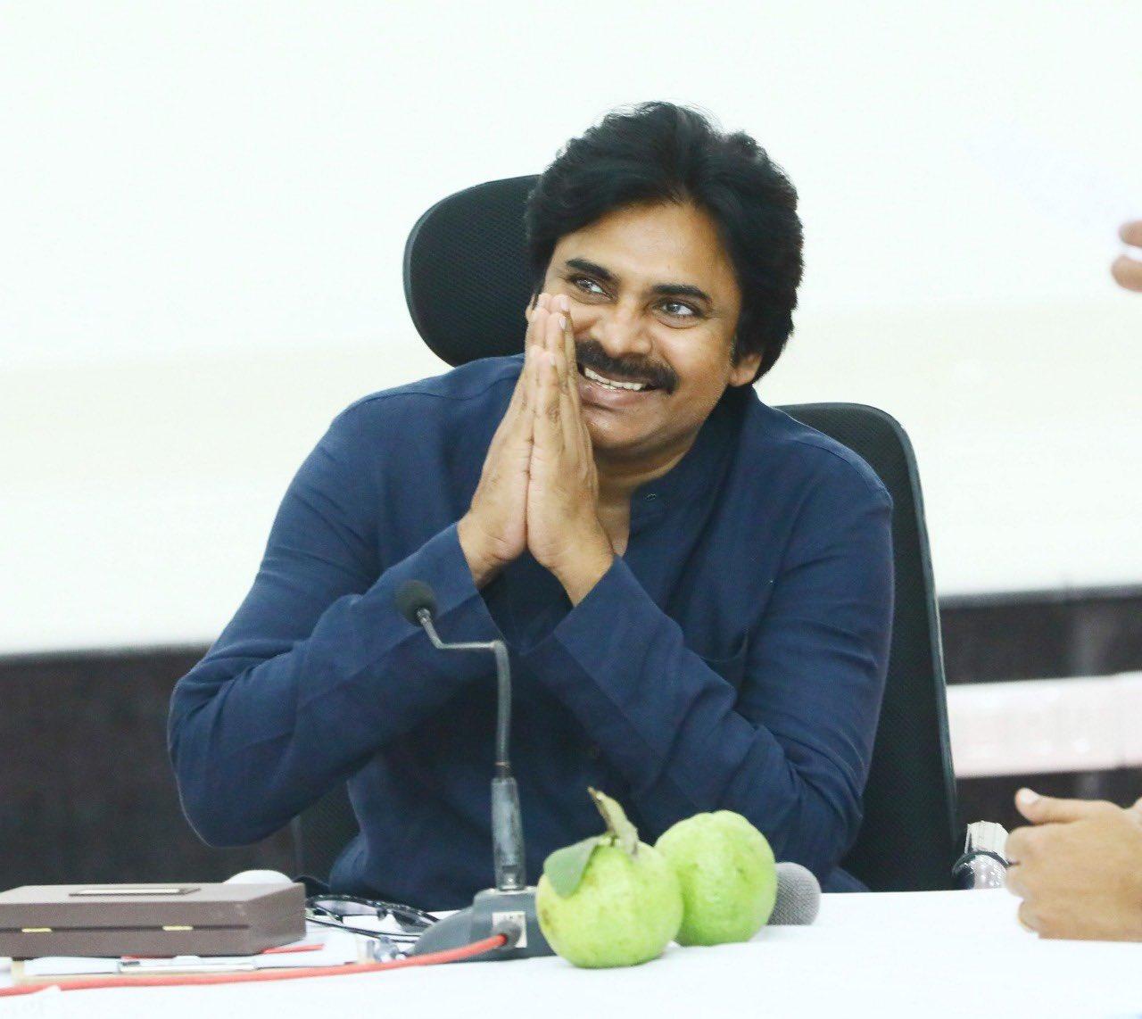 Nidhi Agerwal showers praises on Power Star