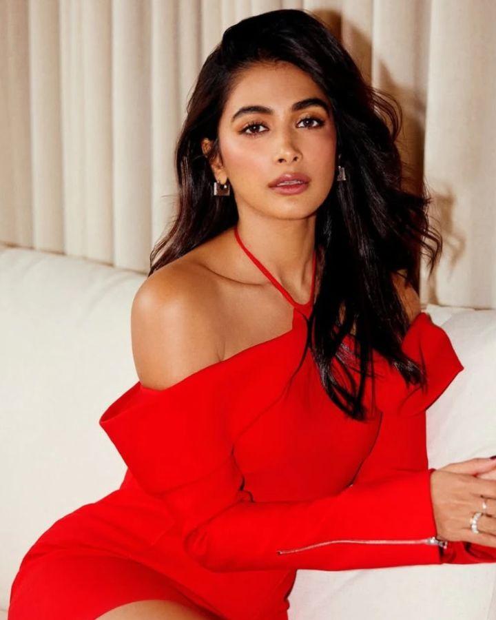 Pooja Hegde stunning take on Ala Vaikunthapurramuloo