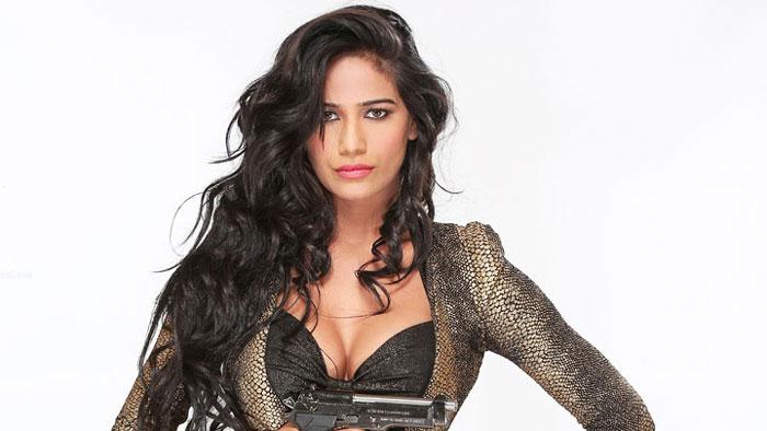 Actress Stuns With Bedtime Stories