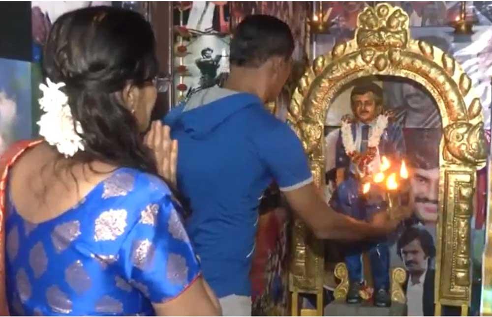 Rajinikanth fan celebrates Navratri in a creative way