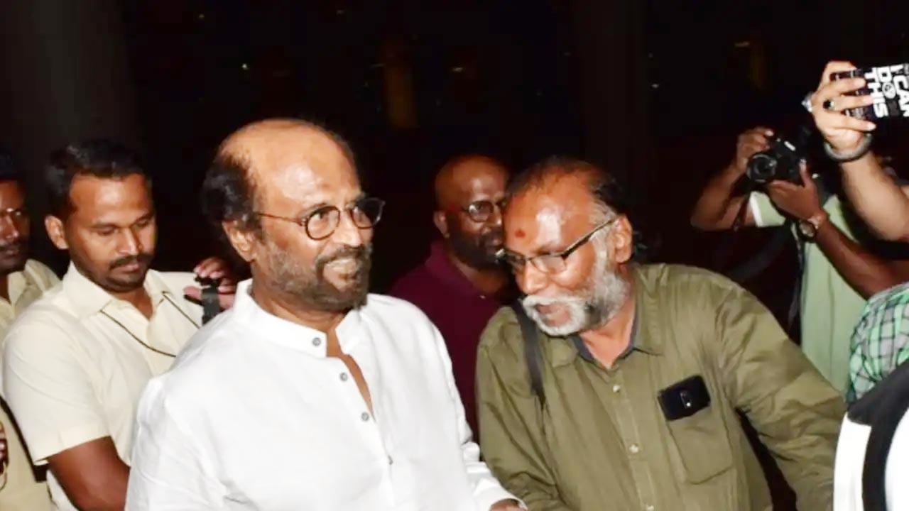 Rajinikanth waves in Jaisalmer