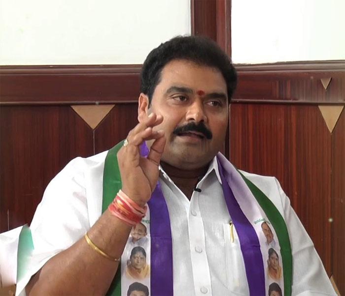 Producer Lost Patience On Chandrababu Naidu!