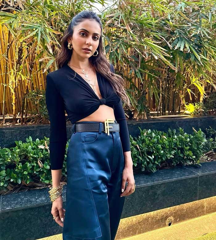 Rakul Preet Singh Impresses in a Stylish New Look