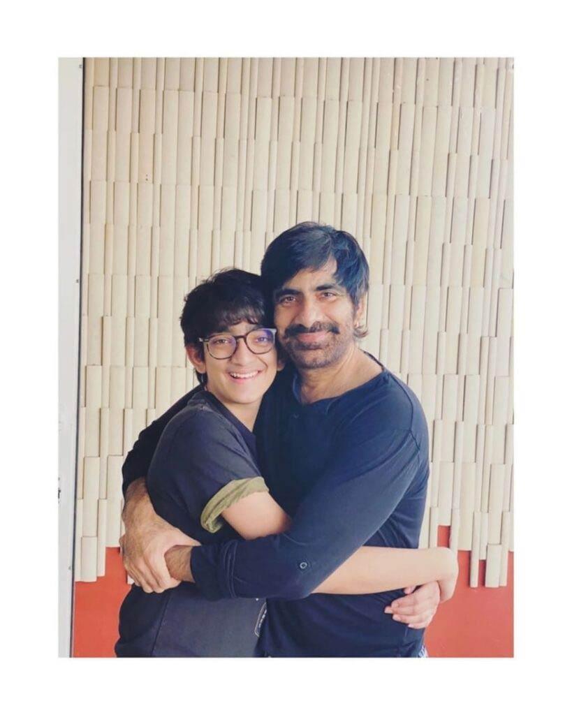 Ravi Teja enters into direction department