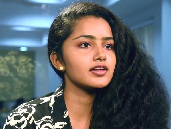 Samanta Swallowed Her Debut!