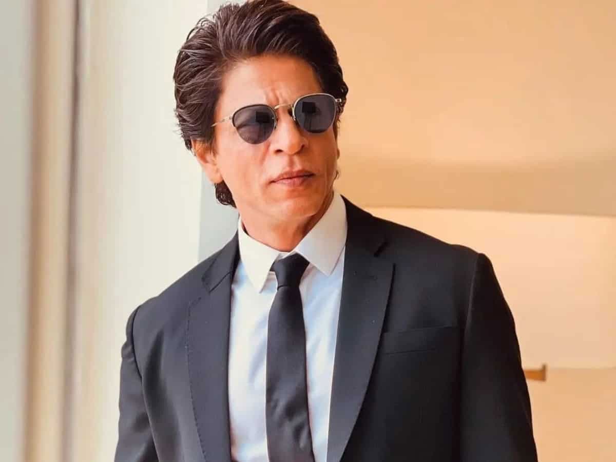31 Years Of Shahrukh As An Actor, His Reaction