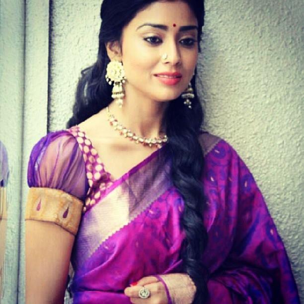 Shriya Dances On Road