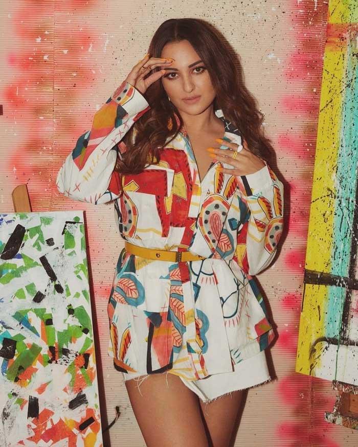 Sonakshi Sinha says romantic scenes are harder