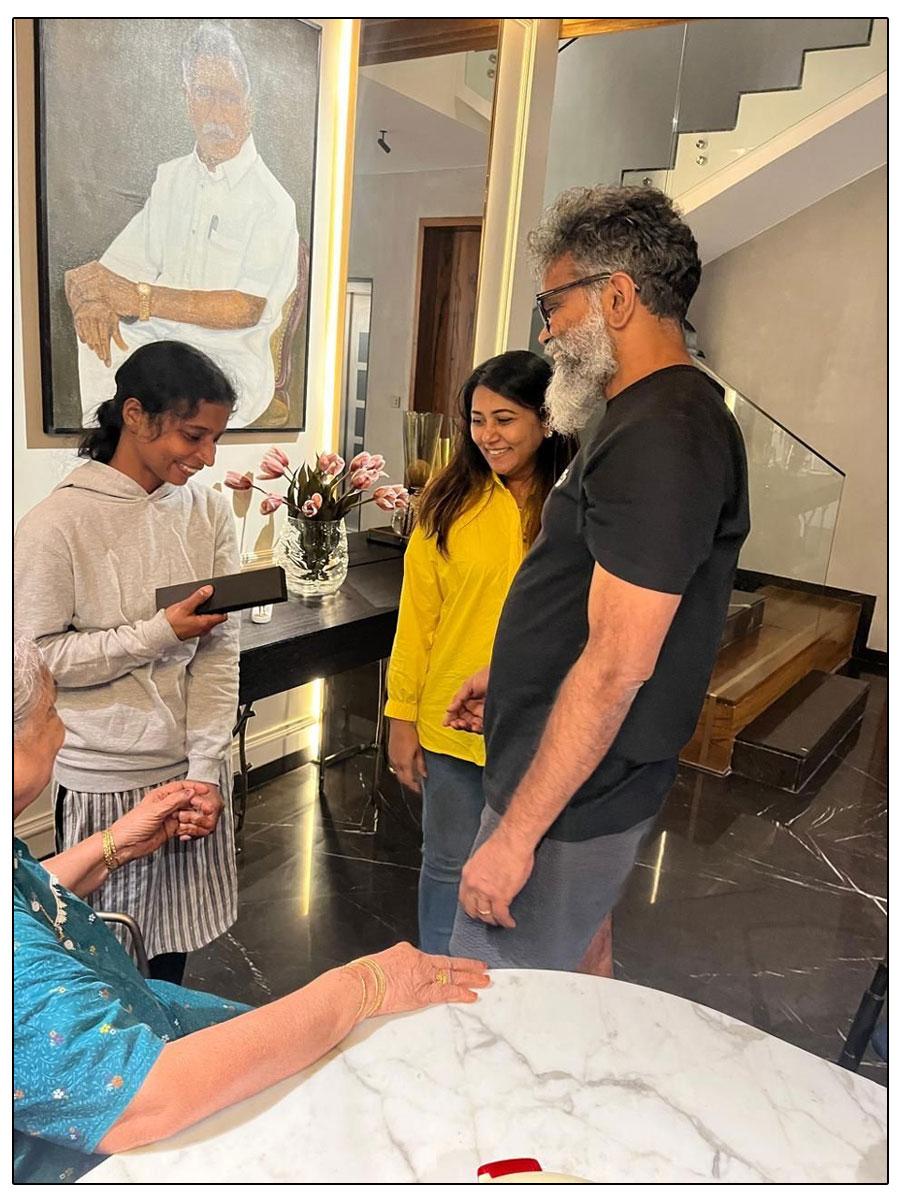 Sukumar - Thabitha Sukumar Heartwarming Gesture Towards Their Domestic Help Divya