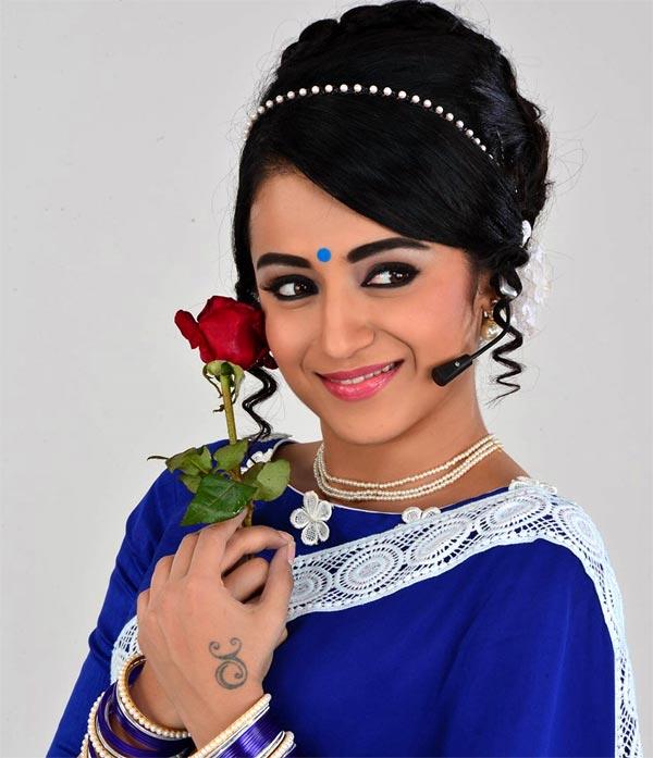 Trisha In Nayanathara Foot Steps