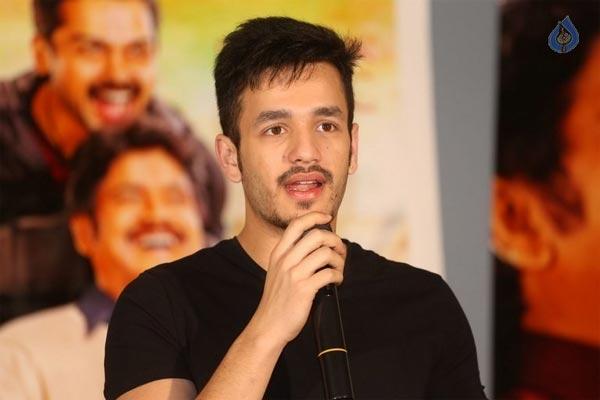 Akhil, Completely Romantic!