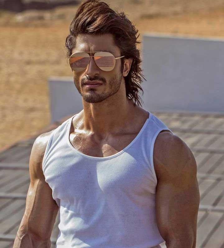 Vidyut Jamwal flexing his muslces in Hollywood flick