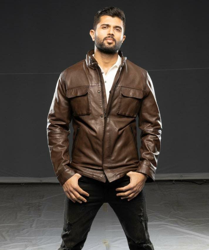 Vijay Devarakonda's female fan breaksdown