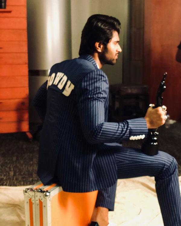 Vijay Deverakonda Donates For CMRF