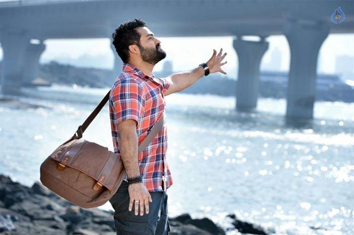 Janatha Swimming Against Tide!