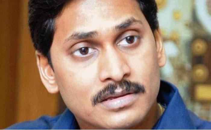 YSRCP Fans Extreme Anger on Sakshi &amp; Great Media