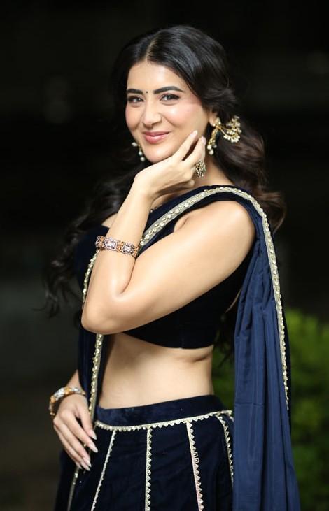 Rashi Singh Photos
