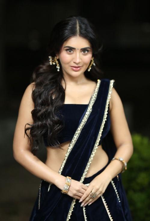 Rashi Singh Photos