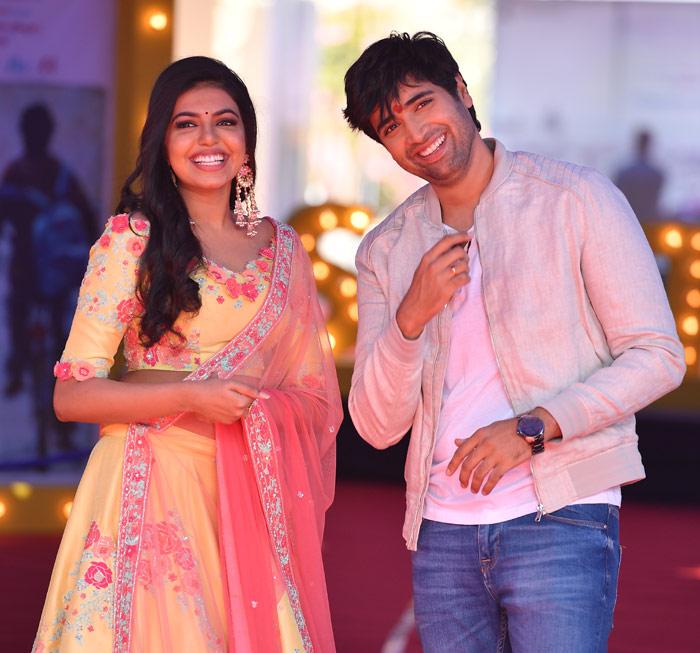 â€˜2 Statesâ€™ First Look for Vijayadasami