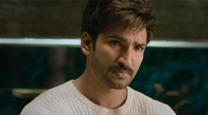 Aadhi Pinisetty Not Happy with Neevevaro Result