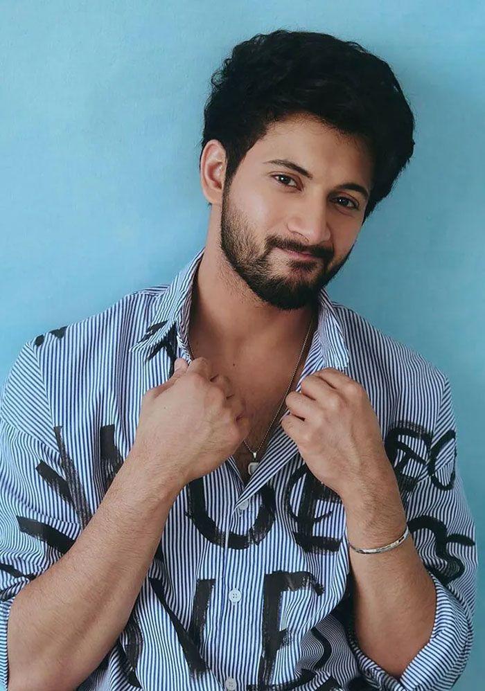 Actor Jokes About Dating Rumours
