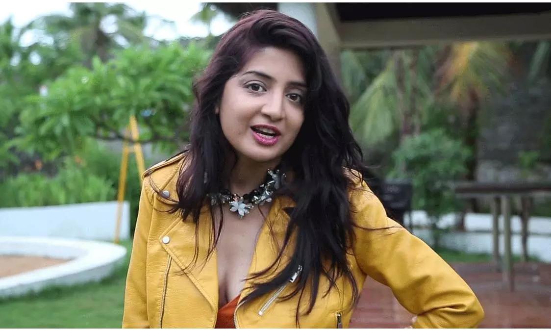Advising Poonam Kaur