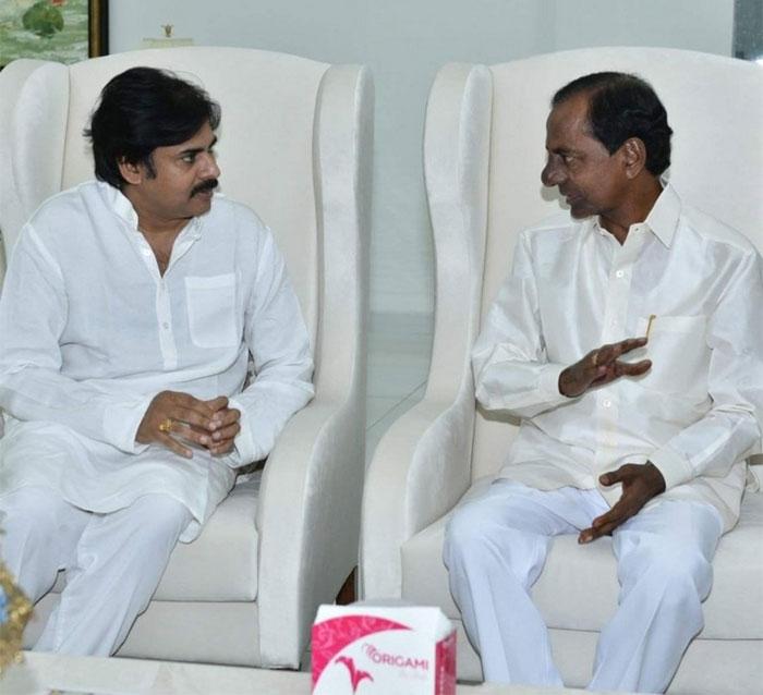 After Waiting 1 Hr, Pawan Meets KCR