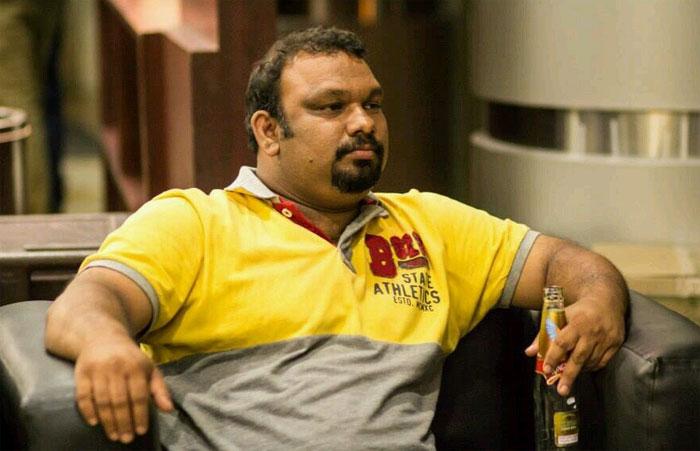 Again Kathi Mahesh Targets Pawan Kalyan
